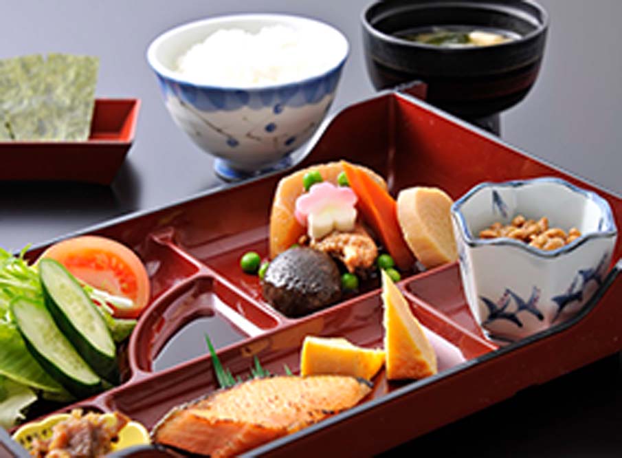 朝食